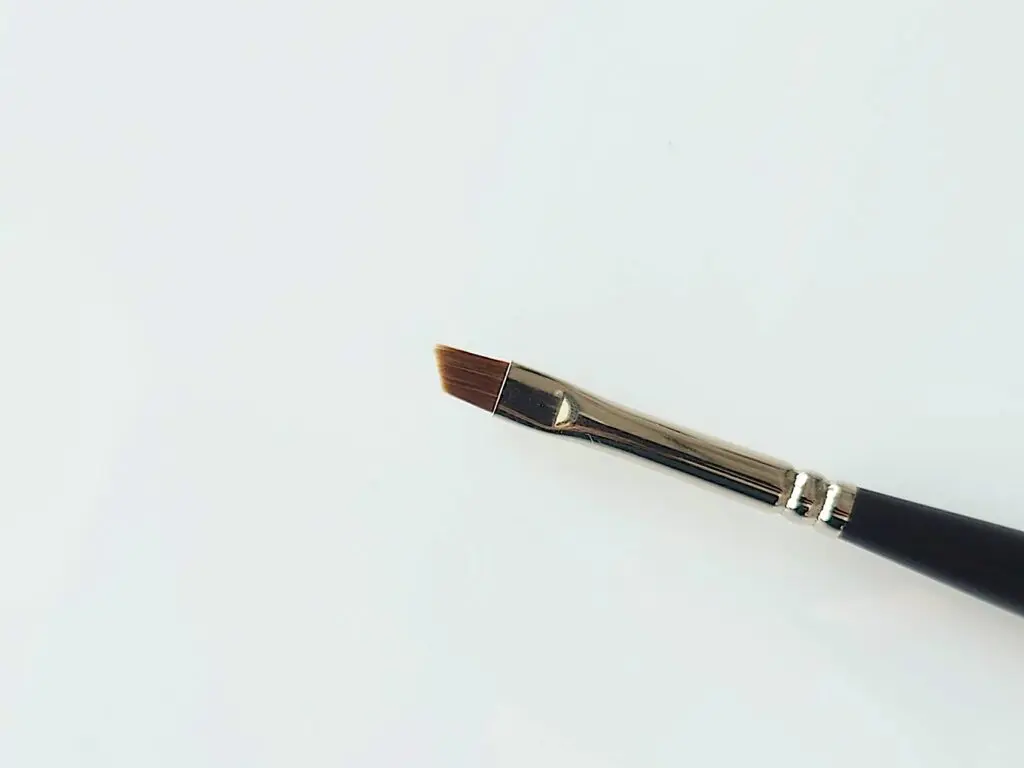 初心者が使いやすいジェルネイル筆って オススメの筆の形とそれぞれの使い方 Unknown Beauty Place アンノウン ビューティ プレイス