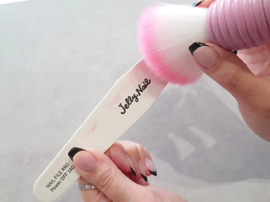 ジェルネイル筆の正しい洗い方は ジェルネイル道具のお手入れ 保管方法とは Unknown Beauty Place アンノウン ビューティ プレイス