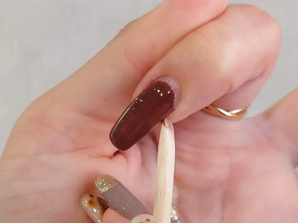脱 素人ネイル ジェルネイルを皮膚にはみ出さないように塗るコツは Unknown Beauty Place アンノウン ビューティ プレイス 脱 素人ネイル ジェルネイルを皮膚にはみ出さないように塗るコツは Unknown Beauty Place アンノウン ビューティ プレイス