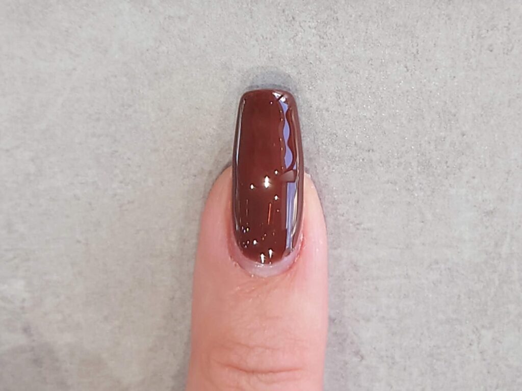 脱 素人ネイル ジェルネイルを皮膚にはみ出さないように塗るコツは Unknown Beauty Place アンノウン ビューティ プレイス