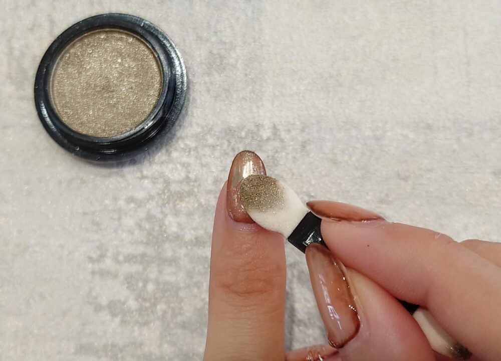 のせるだけでお洒落に セルフジェルネイルのパーツやストーンの付け方は Unknown Beauty Place アンノウン ビューティ プレイス
