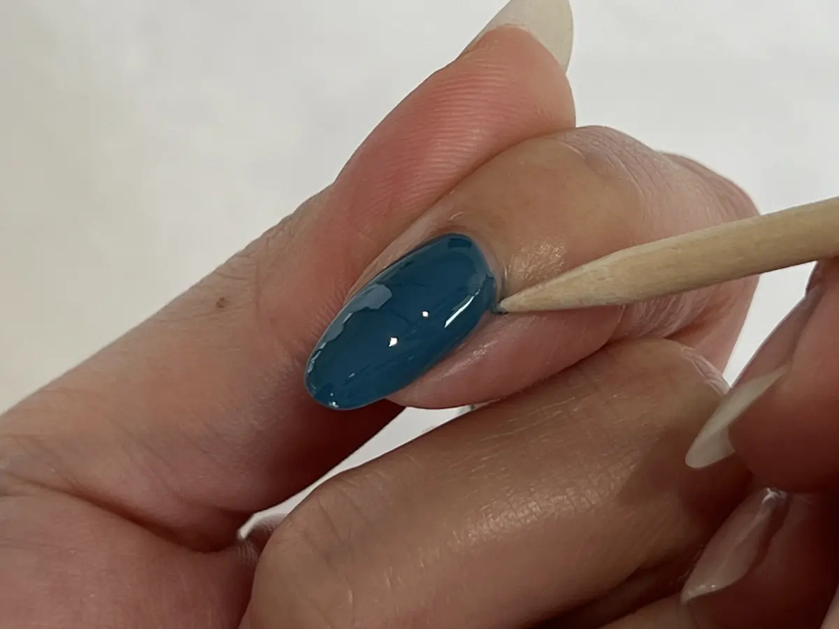 根元がガタガタになる セルフジェルネイルでキワを綺麗に塗るコツって Unknown Beauty Place アンノウン ビューティ プレイス