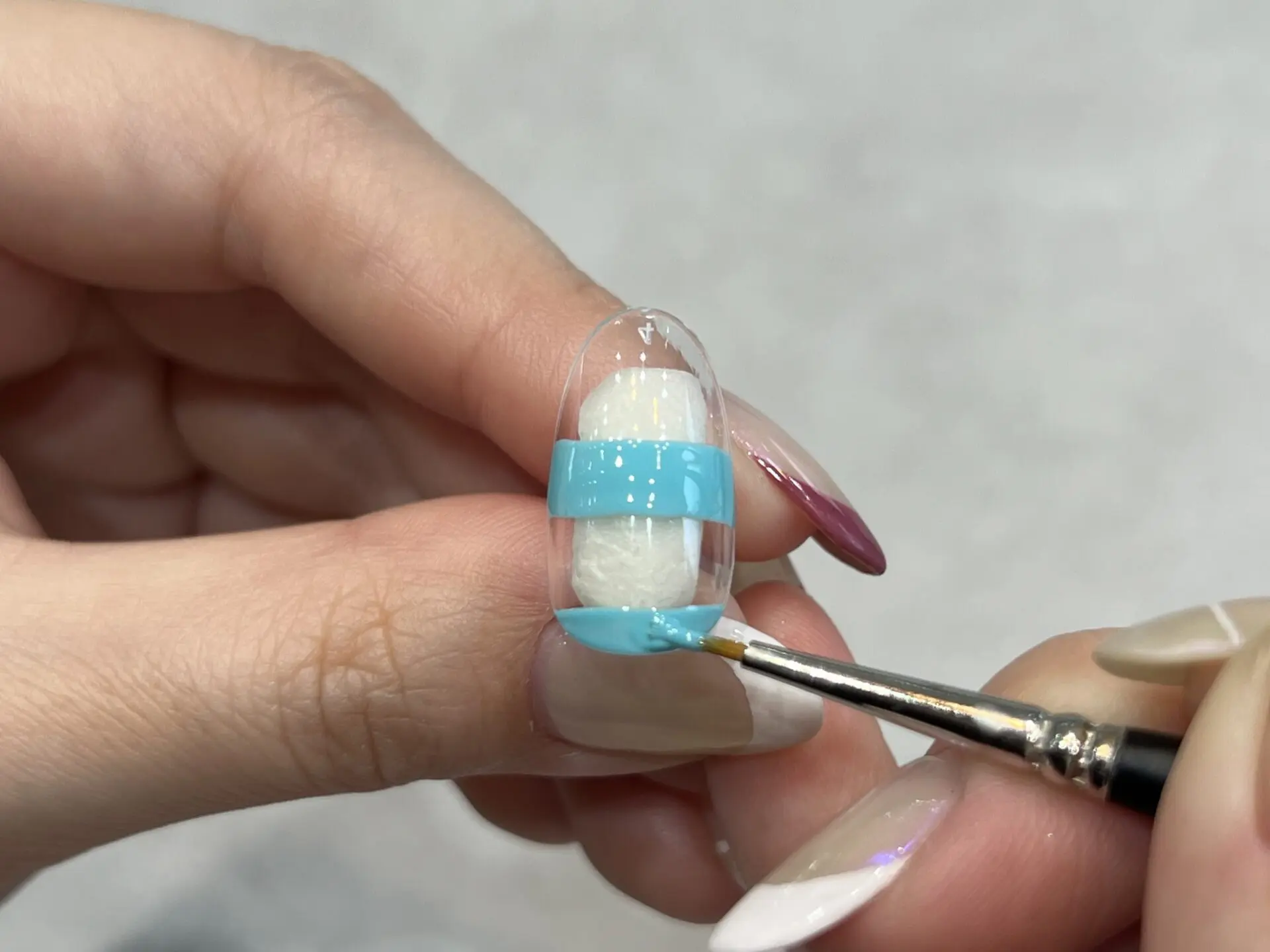 セルフネイル初心者向け ピーコックネイル の基本のやり方 簡単なのに凝った仕上がりに Unknown Beauty Place アンノウン ビューティ プレイス