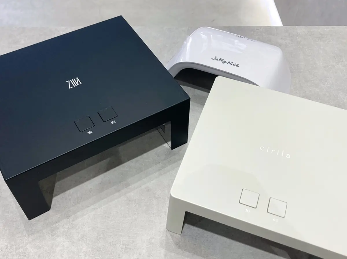 ジェルネイルで爪が熱くなる時の対処法 硬化熱が発生するのはなぜ Unknown Beauty Place アンノウン ビューティ プレイス ジェルネイルで爪が熱くなる時の対処法 硬化熱が発生するのはなぜ Unknown Beauty Place アンノウン ビューティ プレイス